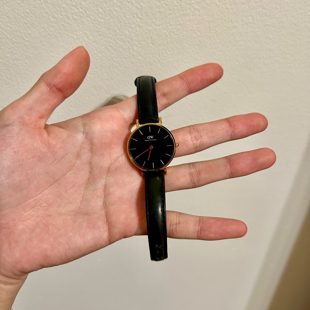 Black daniel wellington watch